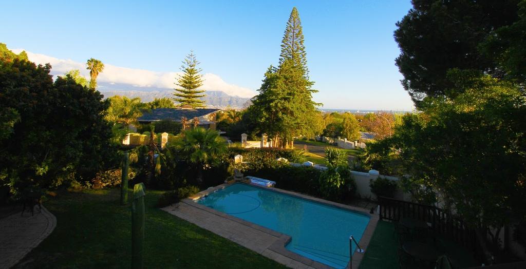 Golf And Garden Guesthouse Somerset West Exterior foto